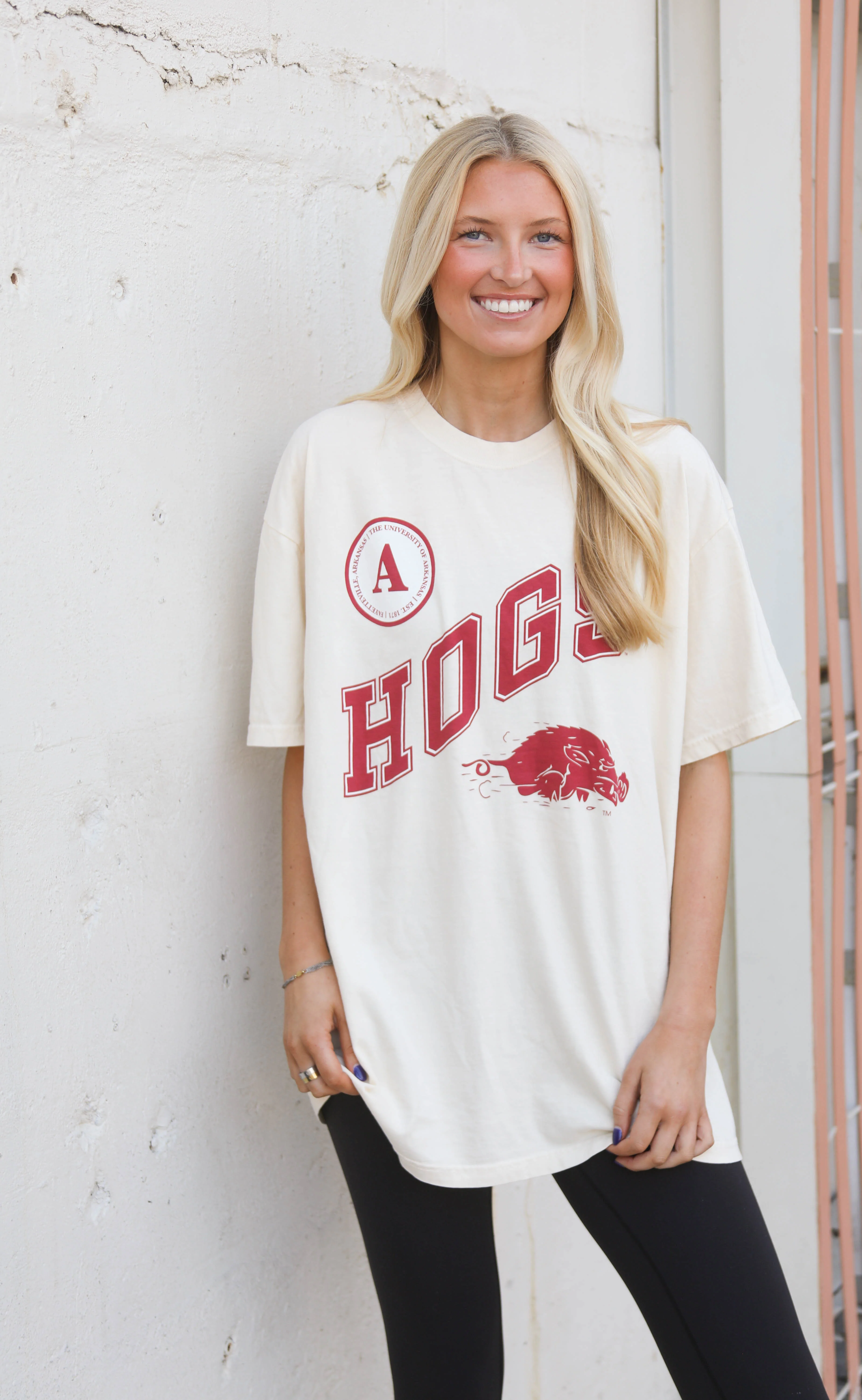charlie southern: hogs badge vault t shirt