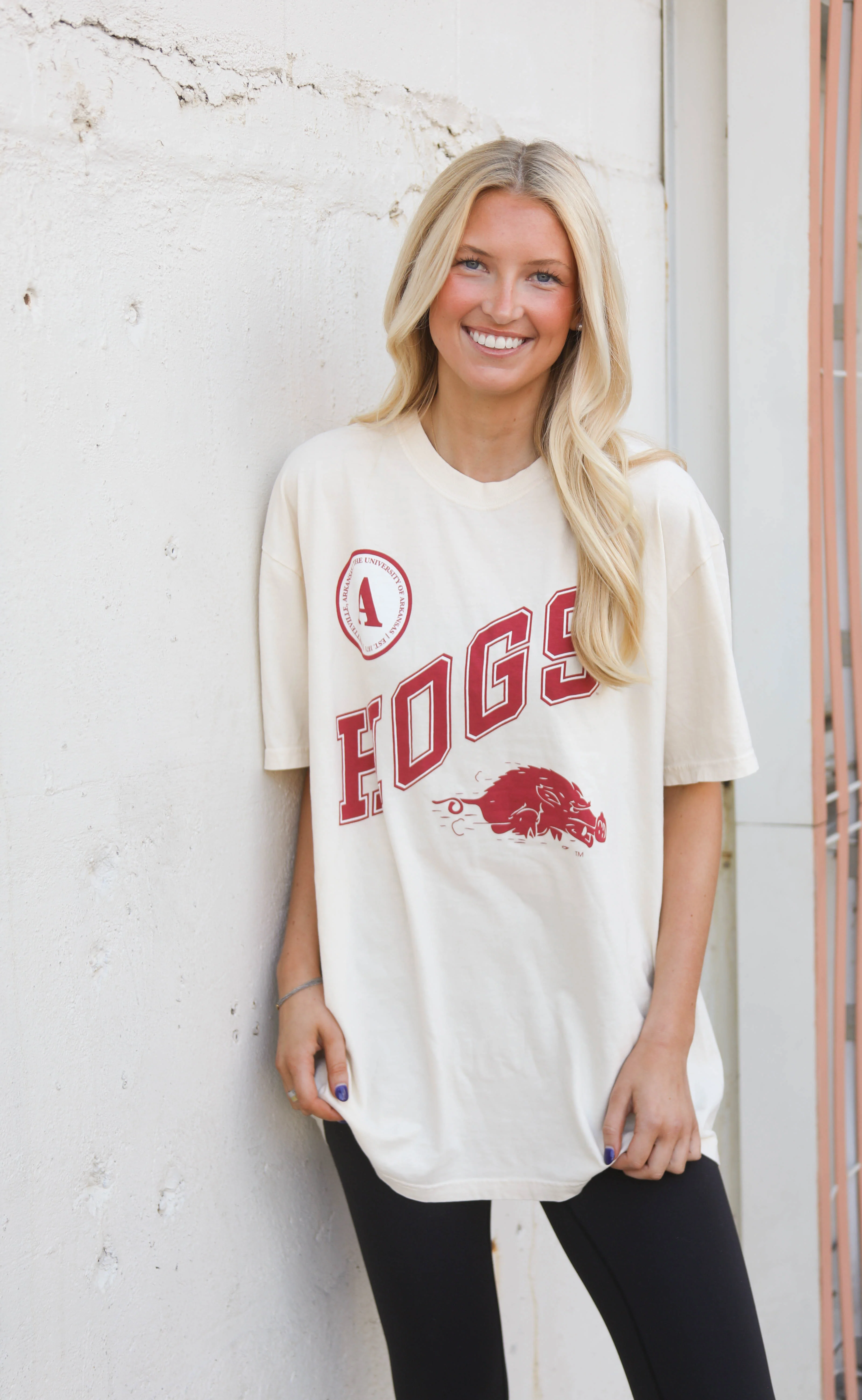 charlie southern: hogs badge vault t shirt - Image 2