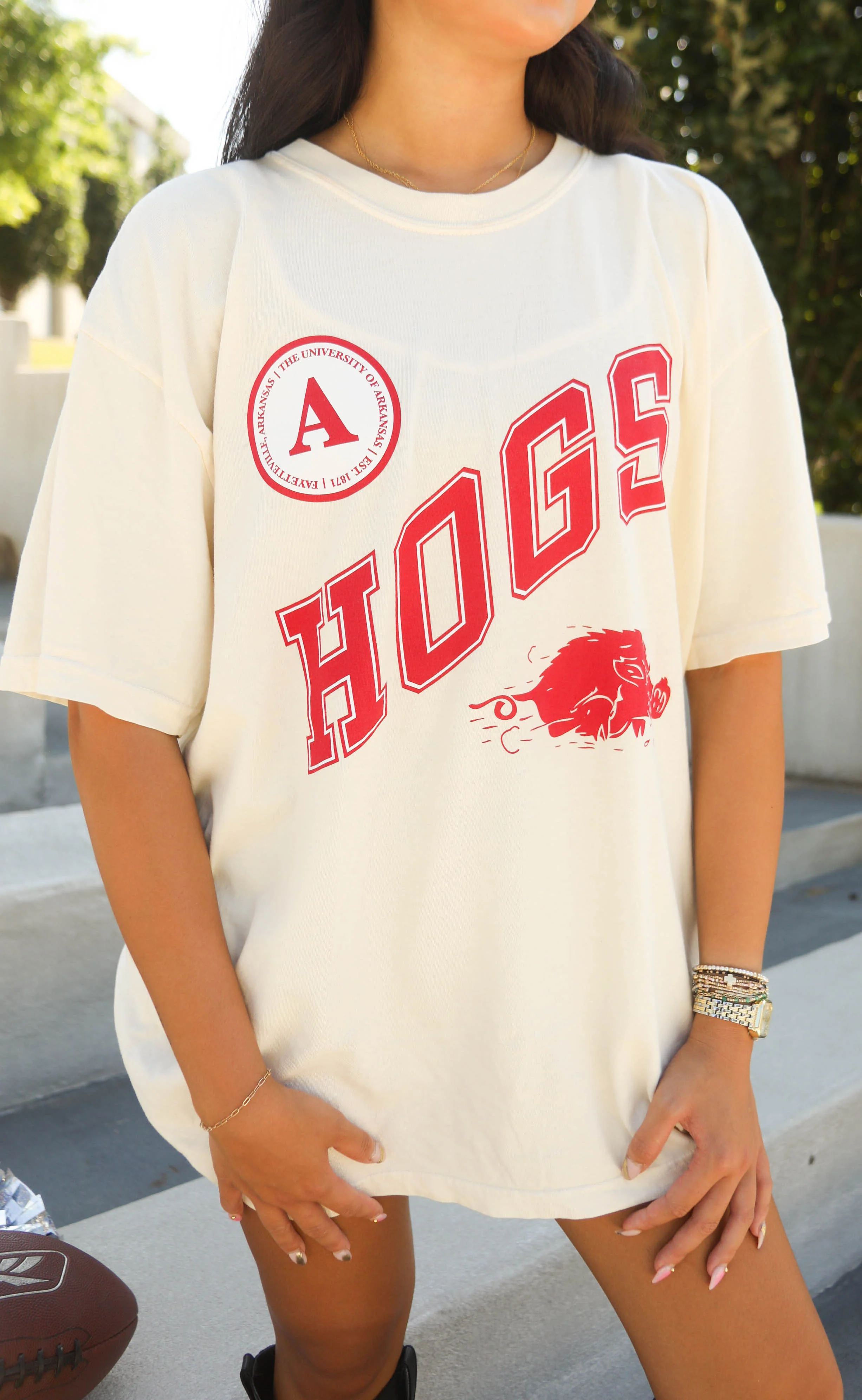 charlie southern: hogs badge vault t shirt - Image 3