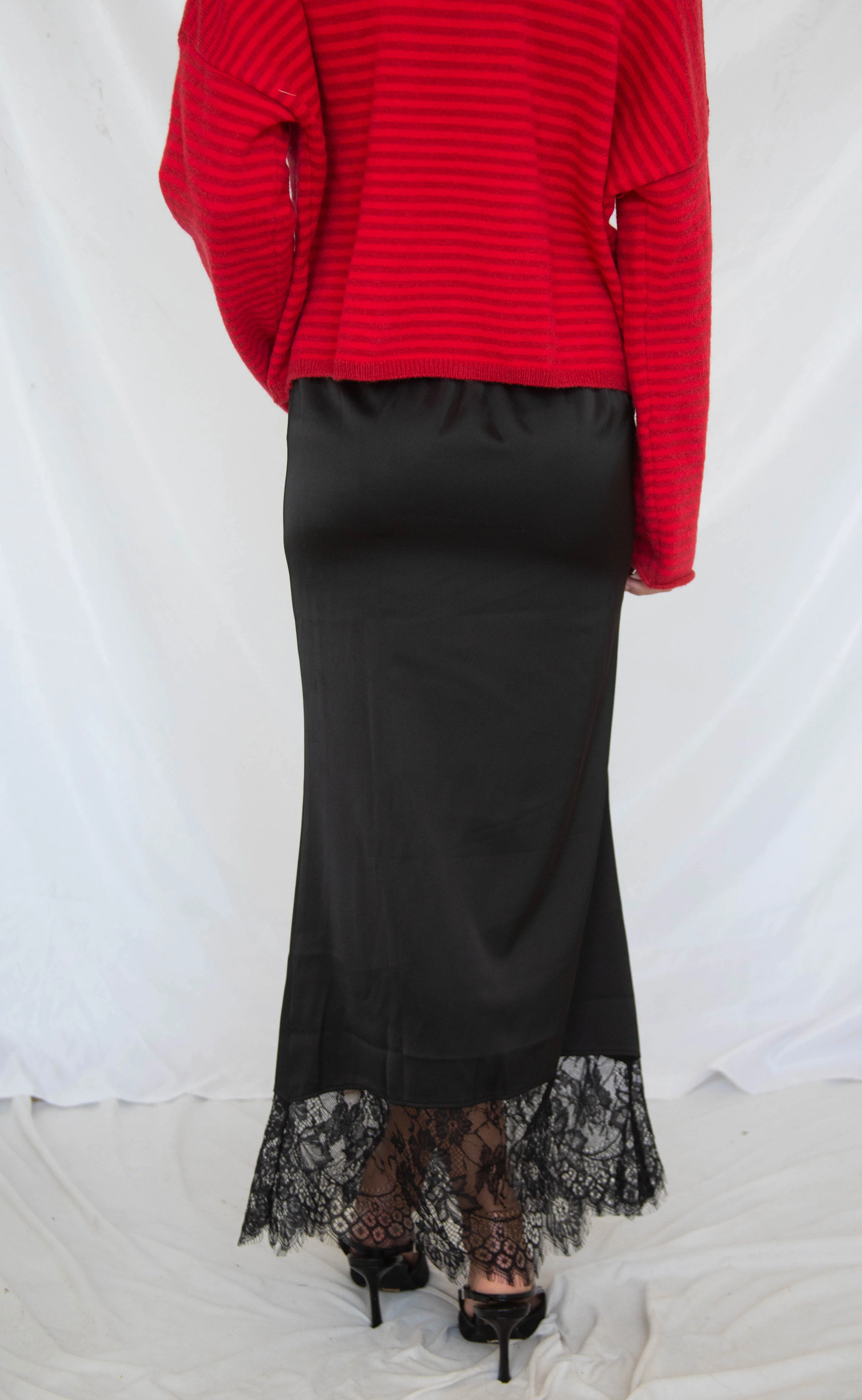 falling for you lace trim satin midi skirt - Image 3